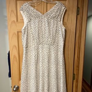 Maggy London Woman size 16W white with dark navy flecks